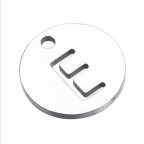 Drobný okrúhly oceľový prívesok - iniciála