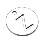 Drobný okrúhly oceľový prívesok - iniciála