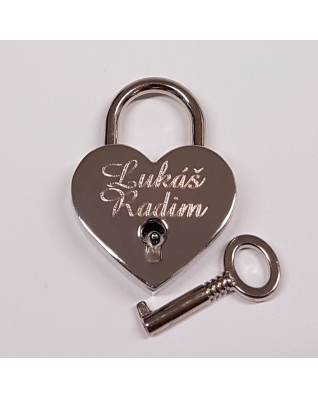 Kaštieľ lásky - srdiečko striebornej farby, rozmer 39 x 30 mm