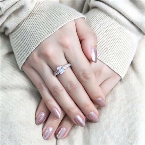 Pozlátený ocelový prsteň so zirkonmi