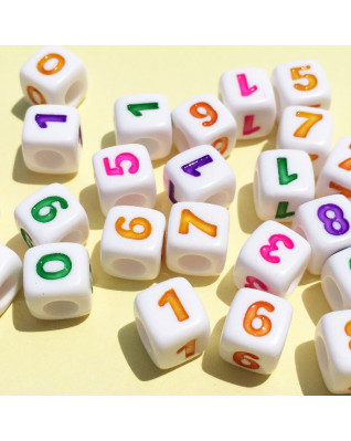 Plastová korálka kocka - číslica