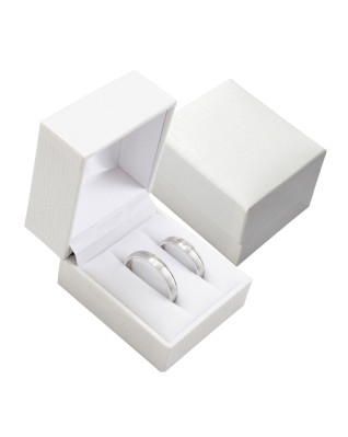 Biela koženková krabička na snubné prstene