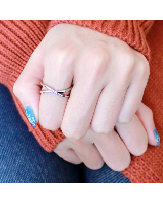 Prekrížený oceľový prsteň