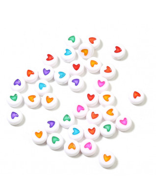 Plastová korálka so srdiečkom