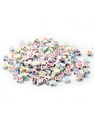 Plastová korálka so srdiečkom
