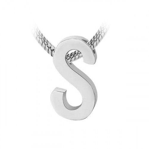Navliekací oceľový prívesok iniciála - písmeno