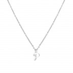 Ocelový náhrdelník, písmeno