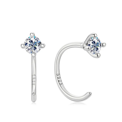 Strieborné náušnice s moissanitmi
