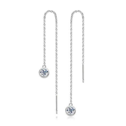 Strieborné prevliekacie náušnice s moissanitmi