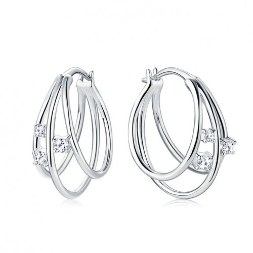 Strieborné náušnice s moissanitmi