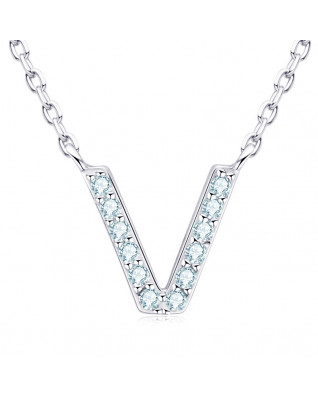 Strieborný náhrdelník s moissanitmi - písmeno