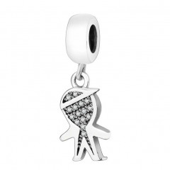 Visiaci strieborný prívesok korálek chlapček