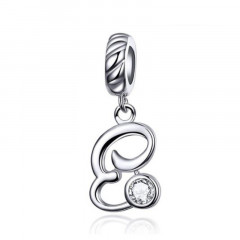 Strieborný prívesok korálik na náramok - písmeno E