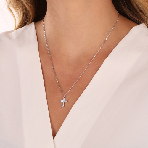 Strieborný náhrdelník kríž so zirkónmi