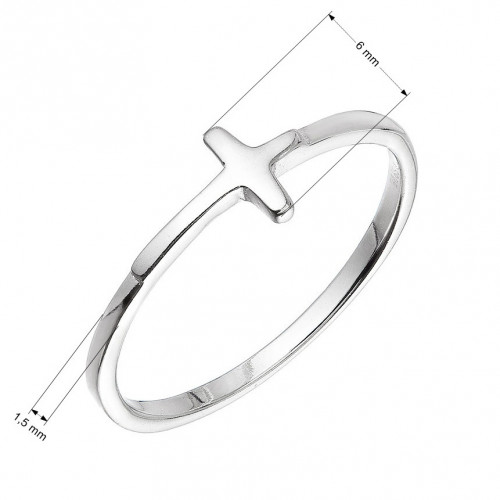 Minimalistický strieborný prsteň krížik
