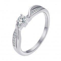 Strieborný prsteň so zirkónmi