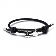 Čierny náramok so srdiečkami