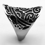 Oceľový prsteň s ornamentmi