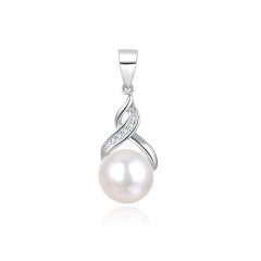 Strieborný prívesok s perlou a zirkónmi