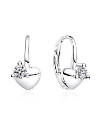 Strieborné náušnice na klapku srdiečka