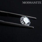 Titánové náušnice PUSH-IN s moissanitmi 4mm (2 x 0.25ct)