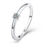 Strieborný zásnubný prsteň MOISSANIT