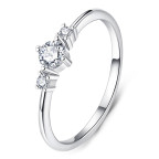 Strieborný zásnubný prsteň s MOISSANITY