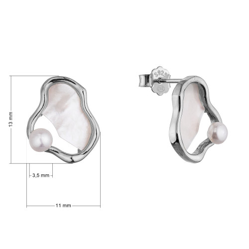 Strieborné náušnice nepravidelného tvaru s riečnou perlou