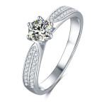 Strieborný zásnubný prsteň s MOISSANITY